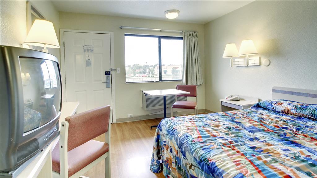 Motel 6 Manhattan Kansas Номер фото