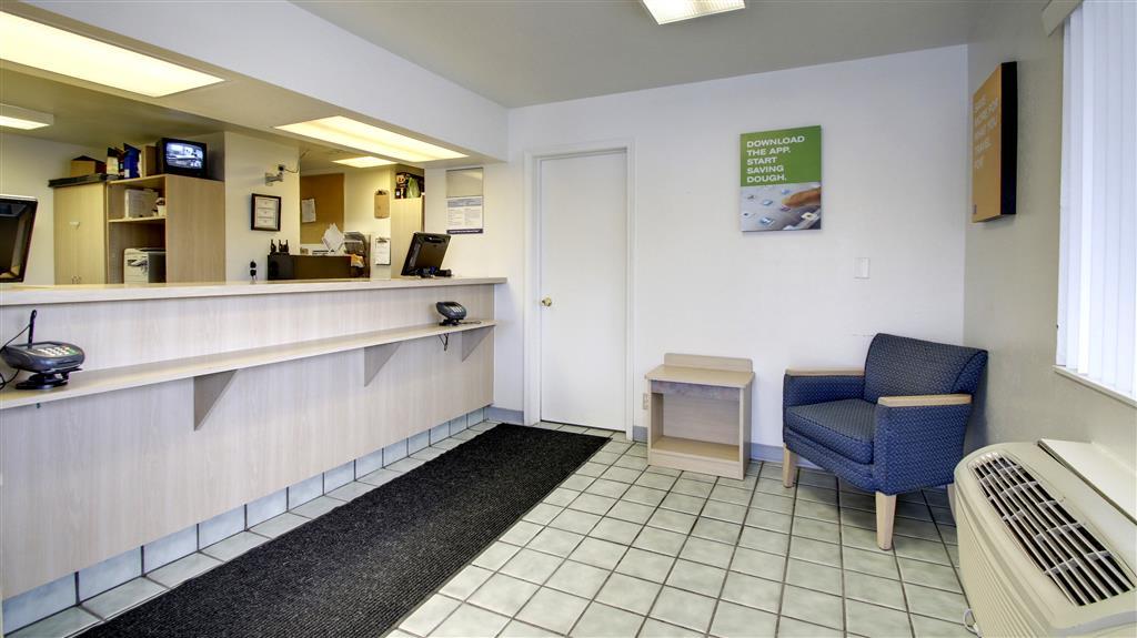 Motel 6 Manhattan Kansas Интерьер фото